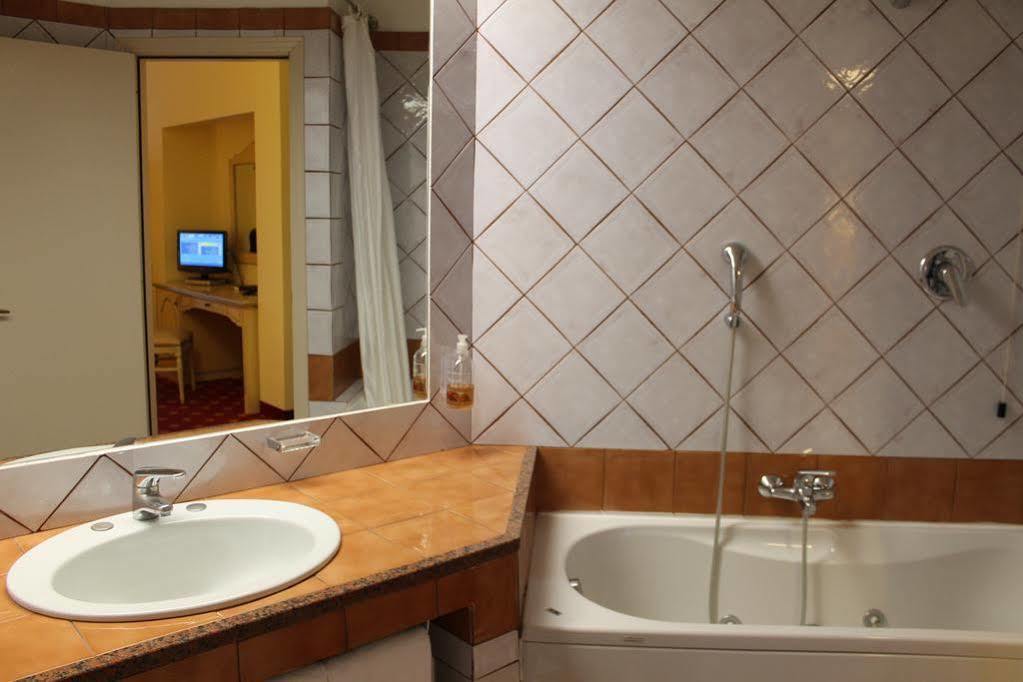 Hotel Grillo Ассемини Экстерьер фото